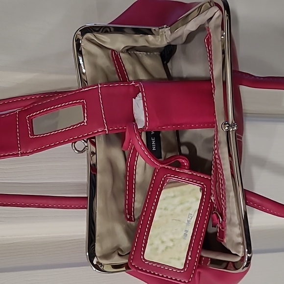 Nine West Hot pink purse - Picture 3 of 3